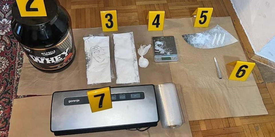 Sarajlija pao sa 780 grama marihuane i spida: Nosio i bombu!
