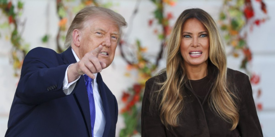 Melanija istakla obline: Pozadinom privukla sve poglede, a onda prošetala u komadu sezone (FOTO)